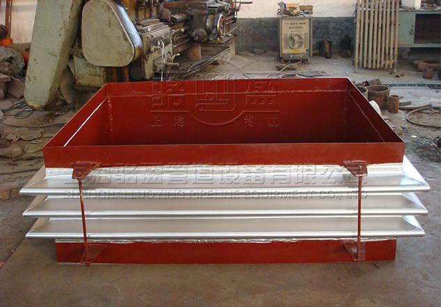 矩形<a href=http://m.metrotv.cn target=_blank class=infotextkey>補(bǔ)償器</a>