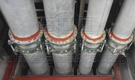 波紋<a href=http://m.metrotv.cn target=_blank class=infotextkey>補(bǔ)償器</a>安裝現(xiàn)場(chǎng)圖