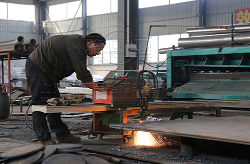 澳門圣安多尼堂區(qū)板盒補(bǔ)償器生產(chǎn)現(xiàn)場(chǎng)