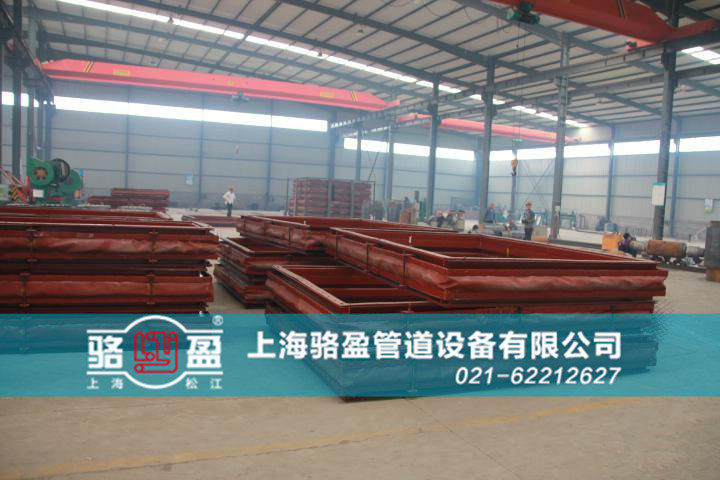 香港機(jī)場赤鱲角<a href=http://m.metrotv.cn target=_blank class=infotextkey>非金屬補(bǔ)償器</a>生產(chǎn)廠家